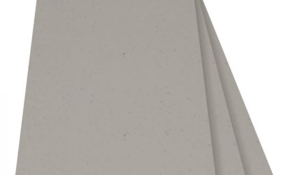 Sturdy heat-resistant panel for fireplace cladding